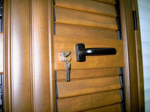 persiana porta alluminio effetto legno